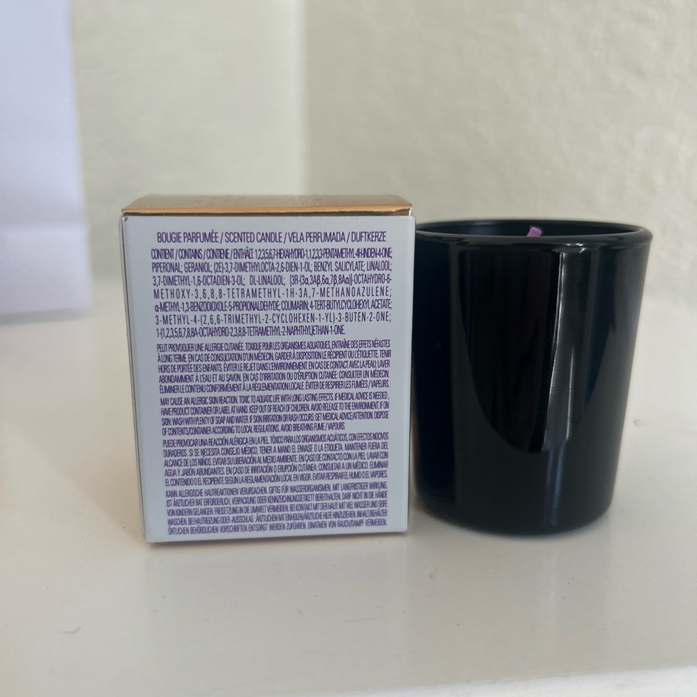Alien Mugler Phenomenal Scent Lovers Faviryte Alien Candle in Black and Gold - Picture 5 of 7